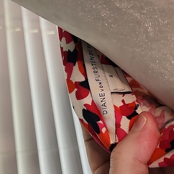 Classic DVF Wrap Dress - Picture 3 of 6